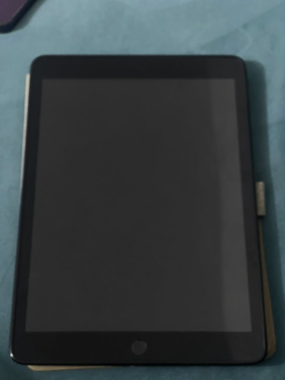 سلام عليكم ايباد 9ذاكره64جهاز كله بلاد فقط بطاريه اصلي 225وبي مجال ***********مكاني كركوك
