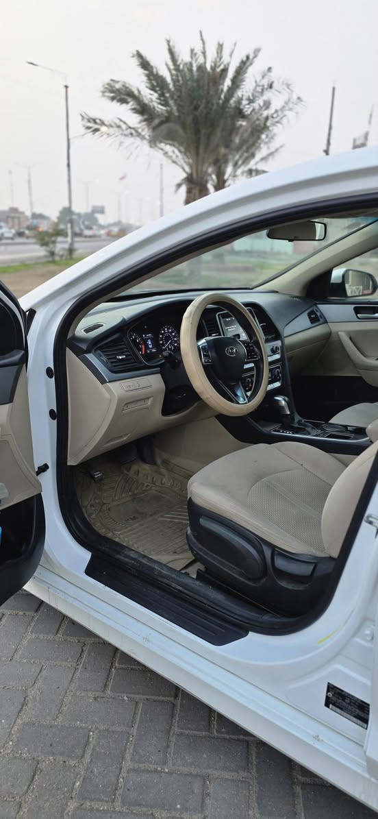 السلام عليكم
سوناتا 2018وارد امريكي  رقم بصره تحويل ثاني يوم/حادثه بصيط بدون داخل  
خشم الجاملغ والبنيد مواصفات السياره  رادارات تحكمات ستيرن  تخم تاير جديد حداديه جديه كير ومحرك كفاله /محرك 2400 / السعر 145 وبيه مجال
***********// بي واتساب
