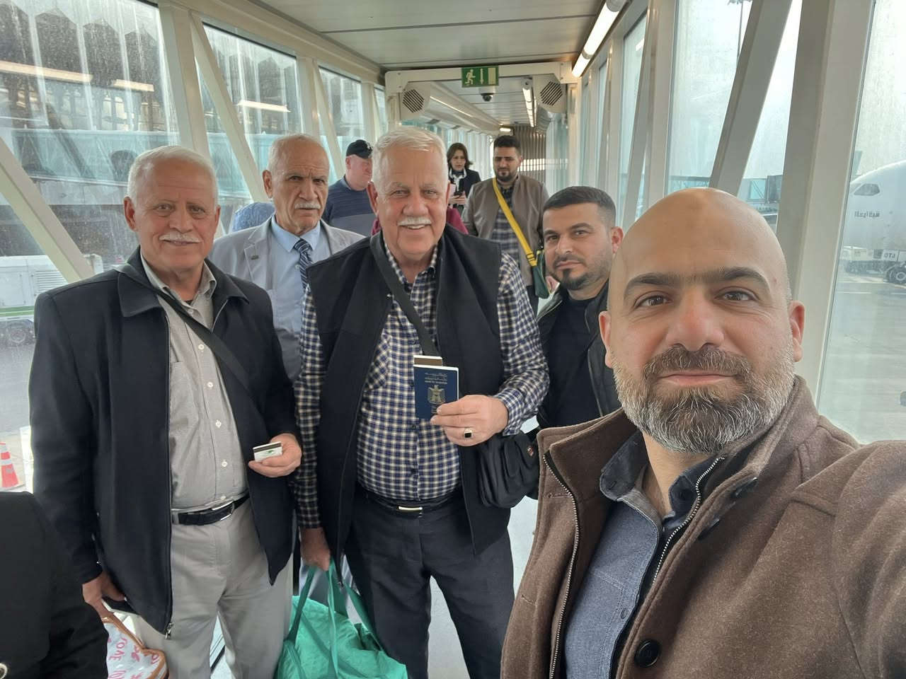 🌙✨ أبراج الجزيرة ديالى لخدمات الحج والعمرة ✨🌙
برنامج العمرة جواً – أواخر شهر رمضان المبارك 1447هـ

رحلة إيمانية فاخرة إلى الديار المقدسة في أعظم ليالي العام…
تنظيم راقٍ، خدمات متكاملة، وأجواء روحانية تليق بضيوف الرحمن 🤍

━━━━━━━━━━━━━━━

✈️ خط الرحلة جواً:
بغداد ✈️ جدة ✈️ بغداد
على متن طيران ناس السعودي

📅 موعد السفر:
🔹 المغادرة: 5 / 3 / 2026 الموافق 16 رمضان المبارك
🔹 العودة: 22 / 3 / 2026 (ثالث أيام عيد الفطر المبارك)

━━━━━━━━━━━━━━━

🏨 الإقامة المميزة:
🔸 المدينة المنورة: المنطقة المركزية – ليلتان بالقرب من الحرم النبوي الشريف
🔸 مكة المكرمة: فندق بركة الرفاع – منطقة محبس الجن

🚌 التنقلات:
حافلات حديثة ومكيّفة بإشراف مباشر ومتابعة مستمرة طوال مدة الرحلة

━━━━━━━━━━━━━━━

💺 خيارات التسكين والأسعار:
▫️ غرفة رباعية: 1400$ للشخص
▫️ غرفة ثلاثية: 1600$ للشخص
▫️ غرفة ثنائية: 2100$ للشخص

━━━━━━━━━━━━━━━

✅ يشمل البرنامج:
✔️ تذاكر الطيران ذهاباً وإياباً
✔️ تأشيرة دخول إلى المملكة العربية السعودية
✔️ إقامة فندقية حسب الاختيار
✔️ مزارات المدينة المنورة ومكة المكرمة
✔️ تنظيم إداري ومرافقة متكاملة طيلة أيام الرحلة

━━━━━━━━━━━━━━━

🌟 معنا… رحلتكم أكثر راحة، وعبادتكم أكثر طمأنينة.

📞 للحجز والاستفسار:
***********
***********
***********

📍 فروعنا:
ديالى – خانقين – تولفروش – مجاور معرض الصالحي
ديالى – جلولاء – قرب الجامع الكبير – مجاور مكتب الليث شو

نسأل الله أن يكتب لنا ولكم عمرةً مقبولة وسعياً مشكوراً وذنباً مغفوراً 🕋
