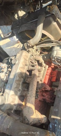 اللبيع هينو طيره محتركه  الشرط رقم و محرك و كير و سدر و توانكي ثنين سب...