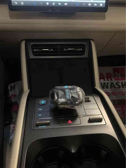 سلام عليكم 
للبيع بي واي دي 
كن L فول موصفات 
عده الفتحه 
دخل ابيض 
جلد 
كامرات محيطيه
رادار جانبي 
حساس خلفي امامي 
مرقم بغداد 
تحويل ثاني يوم 
ماشيه الف سياره 
يعني زيرو 
استفسار 
اتصل ***********
عنوان بغداد الكرخ

ملاحضه اخوان  (سياره مو كن بلاص العاديه)

سياره كن L الي تجي ١٣ كامره وغرفه تختلف بغداد
