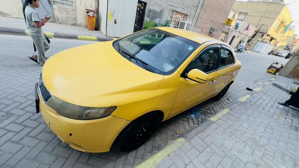 السلام وعليكم سيارة فورتي 2012 سيارة خير من الله تبريد صدر نص عمر سيارة داخلة سونار جديد مكينة 2000 مكاني بغداد مدينة الصدر السعر 70$لاستفسار ***********
