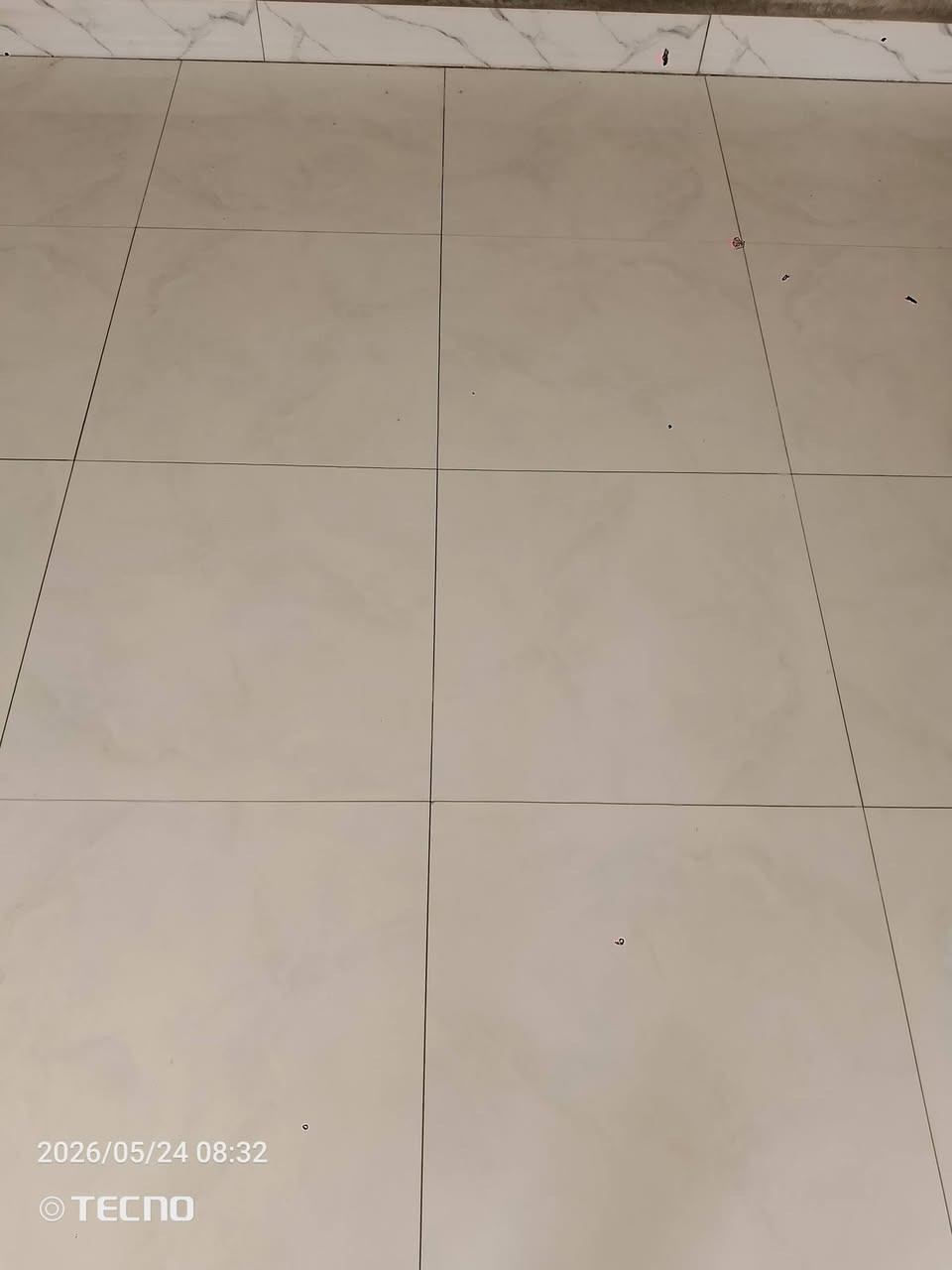 سلام عليكم خوان إلي محتاج خلفات سراميك مفترق حالين***********
