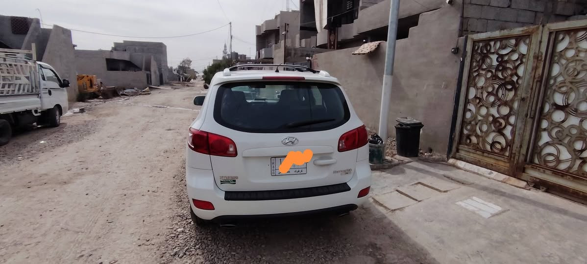 السلام عليكم.. سنتافي 2009 خليجي 6 سلندر قطرة صبخ ما بيهَ محرك كير شرط  سبعة راكب ثلاث قطع تبريد ماشية 149 رقم كركوك أ  ٣ أرقام
***********
