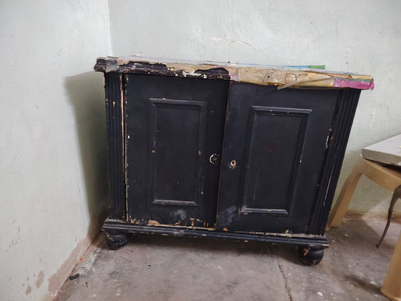 كومديات خشب للبيع لتواصل ***********
