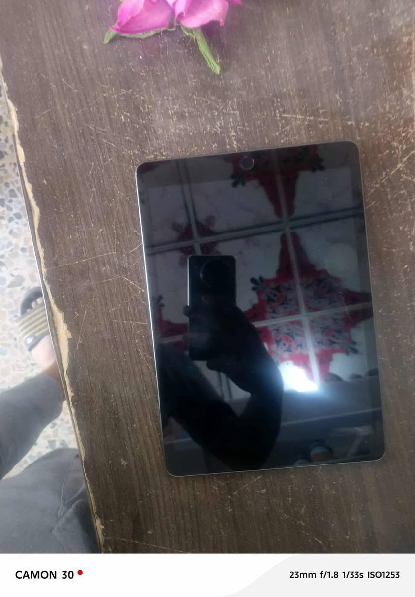 ايباد 9 للبيع
ذاكرة64
ايباد نضيف شخط مابي
استعمال قليل 
نظافه 100%
سعر 250 قفل قفل قفل ربع ماينزل 
اذا مو شراي لاتعبني
مكاني نجف
تواصل ***********
