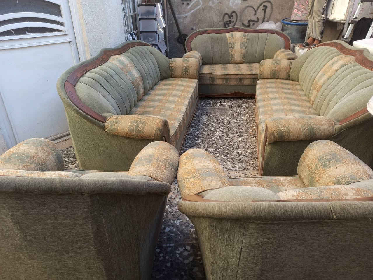 تخم 10مقاعد بدون ظرر مابي اي شي نظيف السعر 130 وبي مجال للشراي ***********المكان خلف مستشفئ التركي
