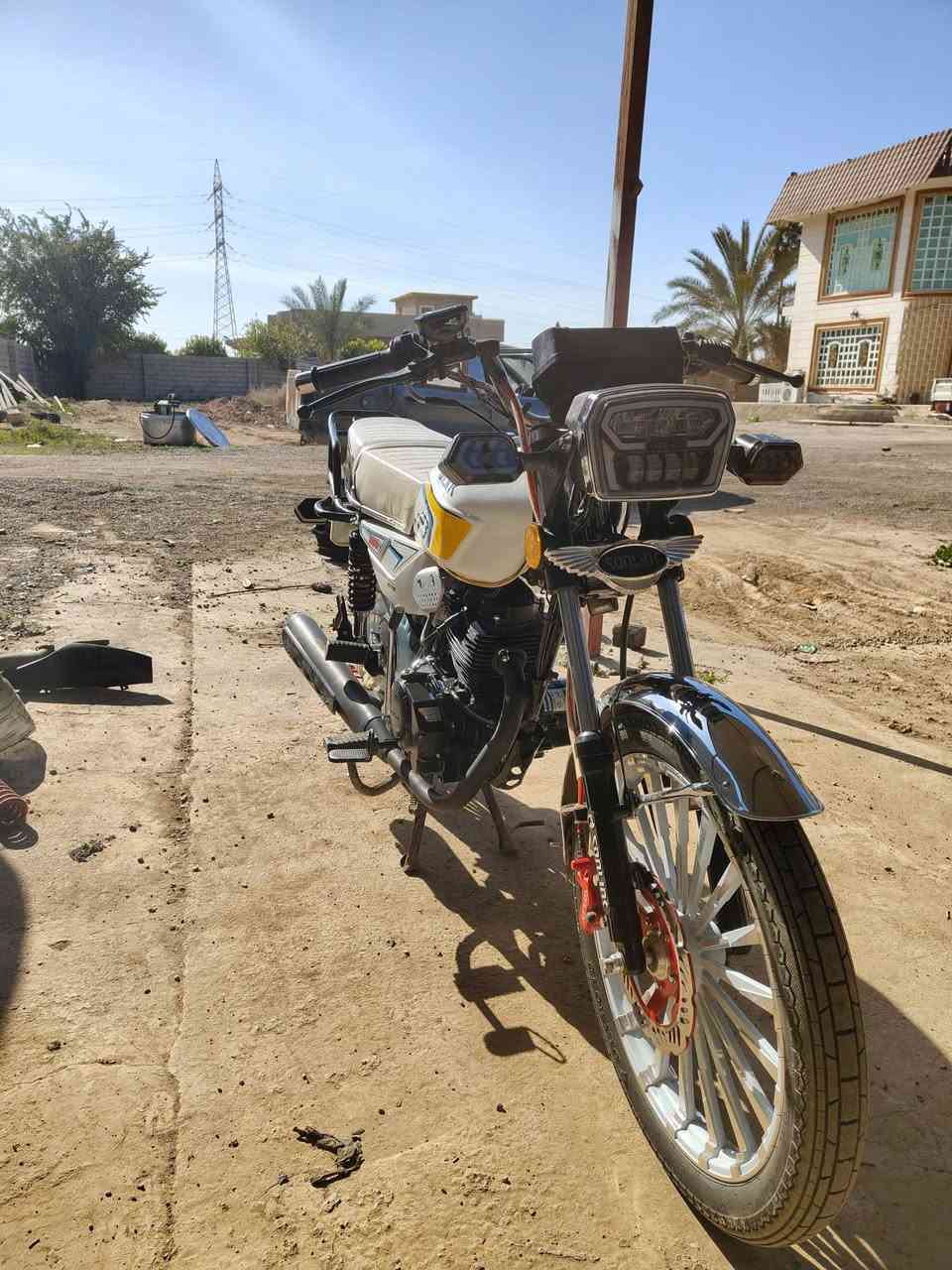 دراجة 24شكل 25 طالعه بل 25 شهر 11 دراجة وضع شركه محرك 200 ماشية 2800 المكان مكيشيفة ***********
