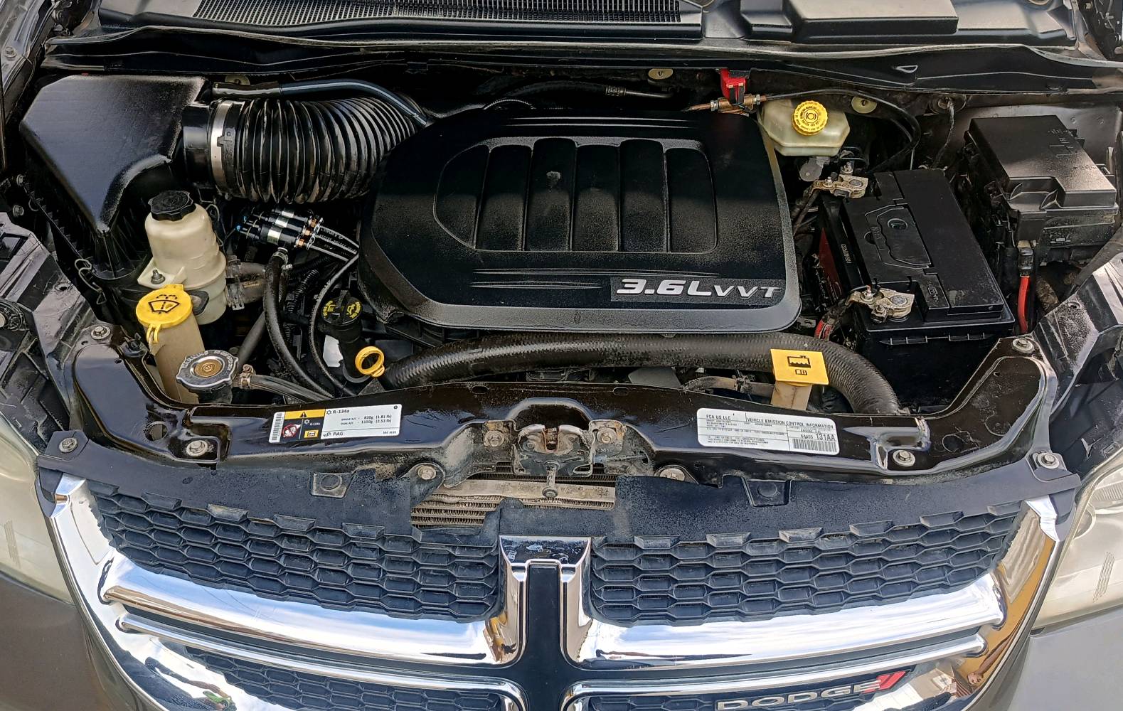 السعر 167 للاستفسا*********** دوج كرلفان 7راكب موديل 2018 امريكي داخله اكلين بدون حادث مكفوله من الضربة والتبديل بيه بلعراق قطعتين رش فقط مكينه 6V وكير مكفولات تبريد 3قطع شاشه كامره دوار تحكم استيرن السيارة جديده وجاهزه ما بيه أي نقص بيه منضومه غاز شغاله درجه اولى مكان السيارة كربلاء