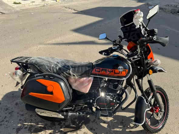 سلام عليكم 
دراجة للبيع دراجة جديدة ونضيفة بعدها بل جيس 
صار الها شهر  من ماخذها من المعرض 
ماشية 9000 كيلو 
جيب فيتر وتعال افحص 
سعر 3 ملايين وبيها مجال 
الدراجة ما محولة بعدها باسم الشركة 
مكان بغداد جميلة 
الرقم ***********
