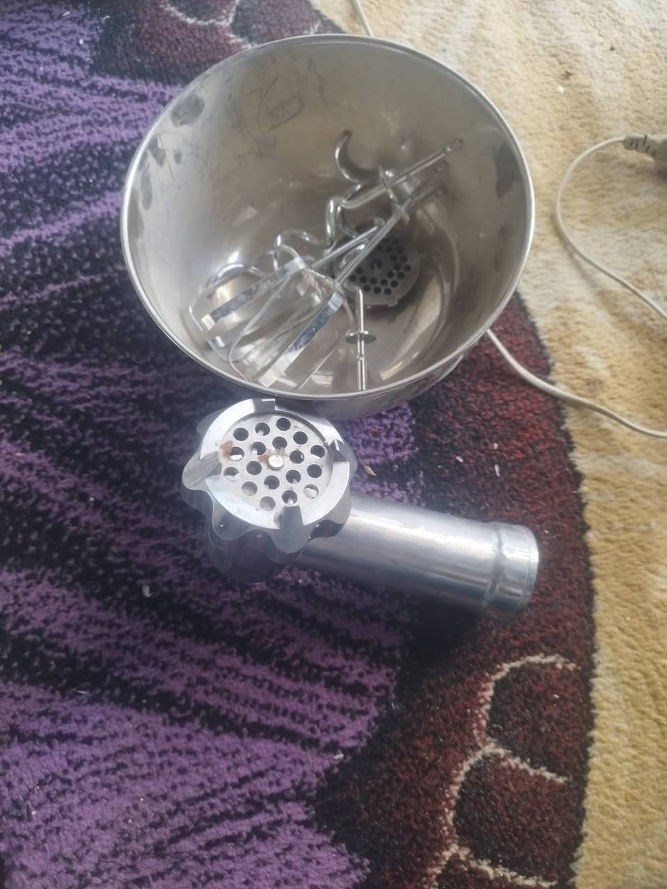 السلام عليكم
خلاط ست البيت مستعمل للبيع 
طبعن العجانه ومثرامت الحم والمعصاره جدد ما ملعوب بيهن 
استخدام فقط خلاط 
السعر 40 الف لتواصل ***********
