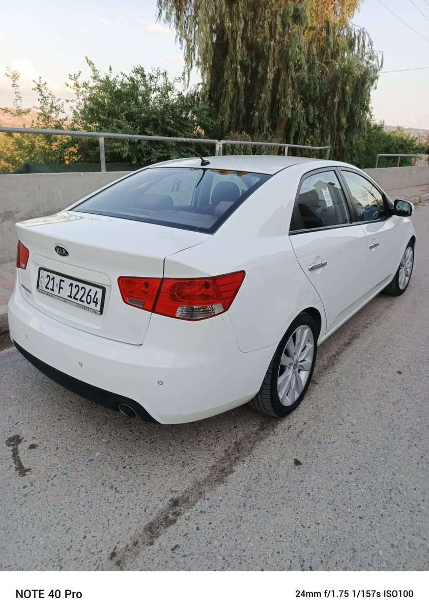 سیراتۆ 2013 
‎ سەنەوی تا 2030  نوێیە
‎گێڕو مەکینە بەشەرت
‎کۆبۆنی بەنزینی هەیە
‎دوو سویچی لەگەڵە 
‎155 هەزار ڕۆشتووە 
‎وەکالەو بەناوکردن بەشەرت وێنەی سۆنەرم داناوە
‎نرخ : 112 مەجالی تیایە
شوێن / تەق تەق
‎***********  ژ.م كويسينجاك, أربيل
