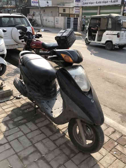 سلام عليكم دراجة ابريز للبيع كهربائيات كلهة شغالة مكينة ممفتوحة جيب فيتر وتعال افحص كفرات كلهة ختم واحد نضافة الدراجة مثل مموضح بل صور يعني نضافة 70‎%‎ مكان الدراجة بغداد السعر 450 
رقم الهاتف *********** واتساب
