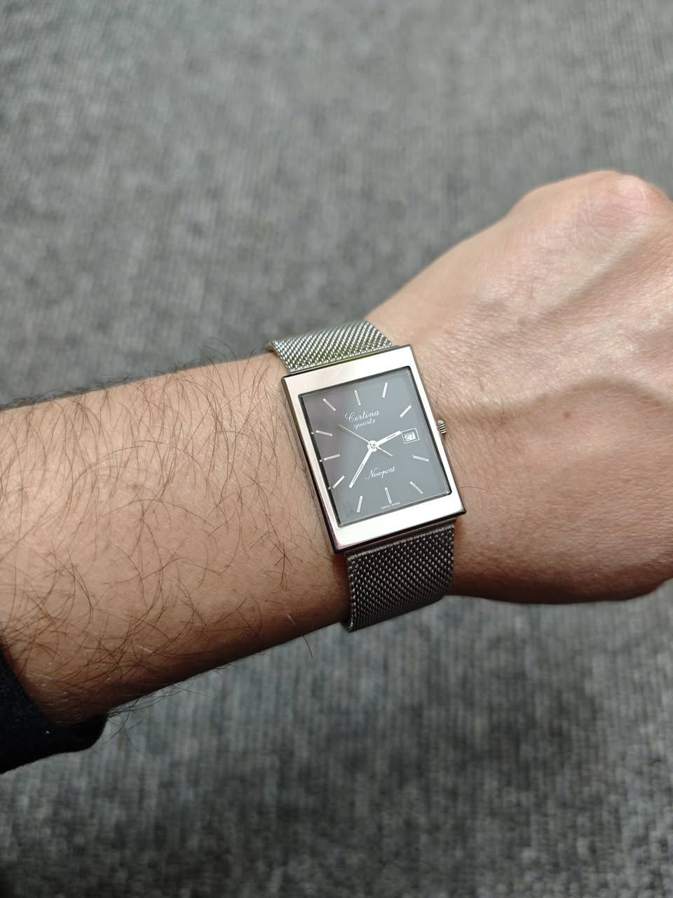 سلام علیکم. 
ساعە سیرتینا نیوبورت سویسری اصلی للبیع. فنتج قدیم انتاج سبعینات. باتری. منفذ یومی. ستنلس ستیل بالكامل. نضیف و شغال مضبوط. سعر 75 الف.


**إذا كنت صاحب هذا الإعلان وتريد حذفه لأي سبب، رجاءا أرسل رسالة إلى الدعم الفني**