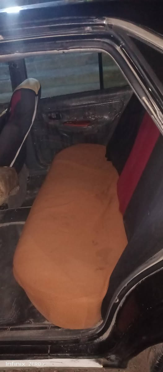 السلام عليكم برنس فراشه للبيع اللون اسود مصبوغة عام 1996 رقم بغداد دولي كير اوتو ومحرك مفتوح  1800على الفحص سياره خير من الله شغل واطلع وين ما تريد العنوان فلوجة السعر 35 وبيه مجال بسيط ***********
