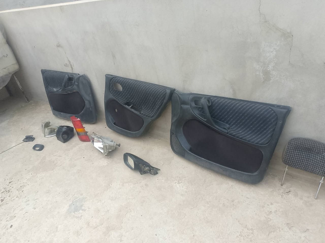 السلام عليكم من رخصت الادمن اغراض استرا للبيع بطاين ابواب اربعه نظافه عامه ثلاث ابواب مع الجامات+دركه مال استيرن +تك لايت امامي بدون جام+تك بك لايت جديد مامستعل+تك مرايا جانبيه كهرباء +اربع تكوات كشن+زوج سكنات امامي بدون جامعات.السعر 300وبيها مجال


**إذا كنت صاحب هذا الإعلان وتريد حذفه لأي سبب، رجاءا أرسل رسالة إلى الدعم الفني**