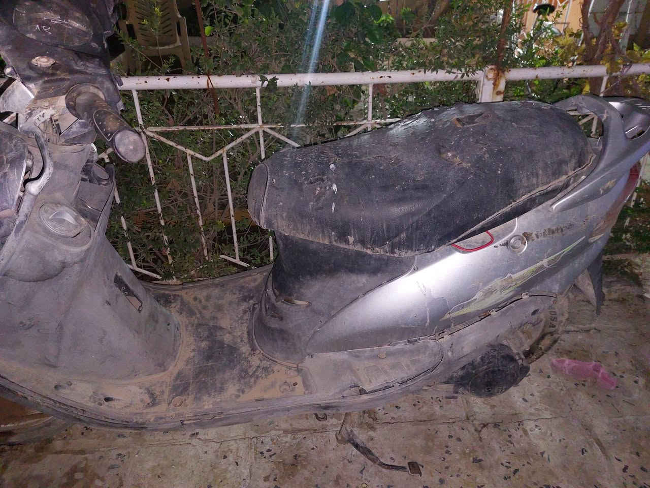 دراجه متروكه للبيع طافيه ب 200 وبيها مجال مكاني كربلاء حي الحر ***********
