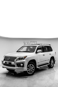 لكزس LX570 • ٢٠١٥ • ٢١٧٠٠٠ كم