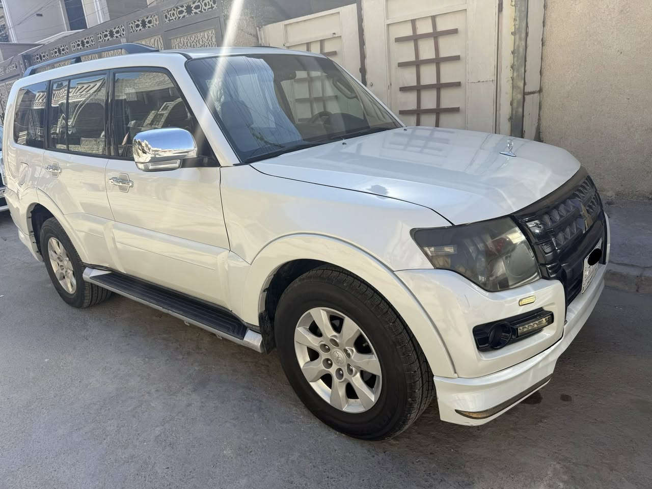 السلام عليكم باجيرو 2014حبتور فول دمام مكينة بلاد مامفتوحة تراي تبريد ثلج تخم تاير وباتري جديد جاهزة دواخل جدد بيهة طخة بالجاملغ الايمن ونصبغ هوة والبنيد اوبيهة جاملغ خلفي صبغ يعني 3 قطع والباقي مكفول السيارة محدثة 20سعرهة 137 بيهة مجال بسيط ***********مكانها بغداد الرصافة
