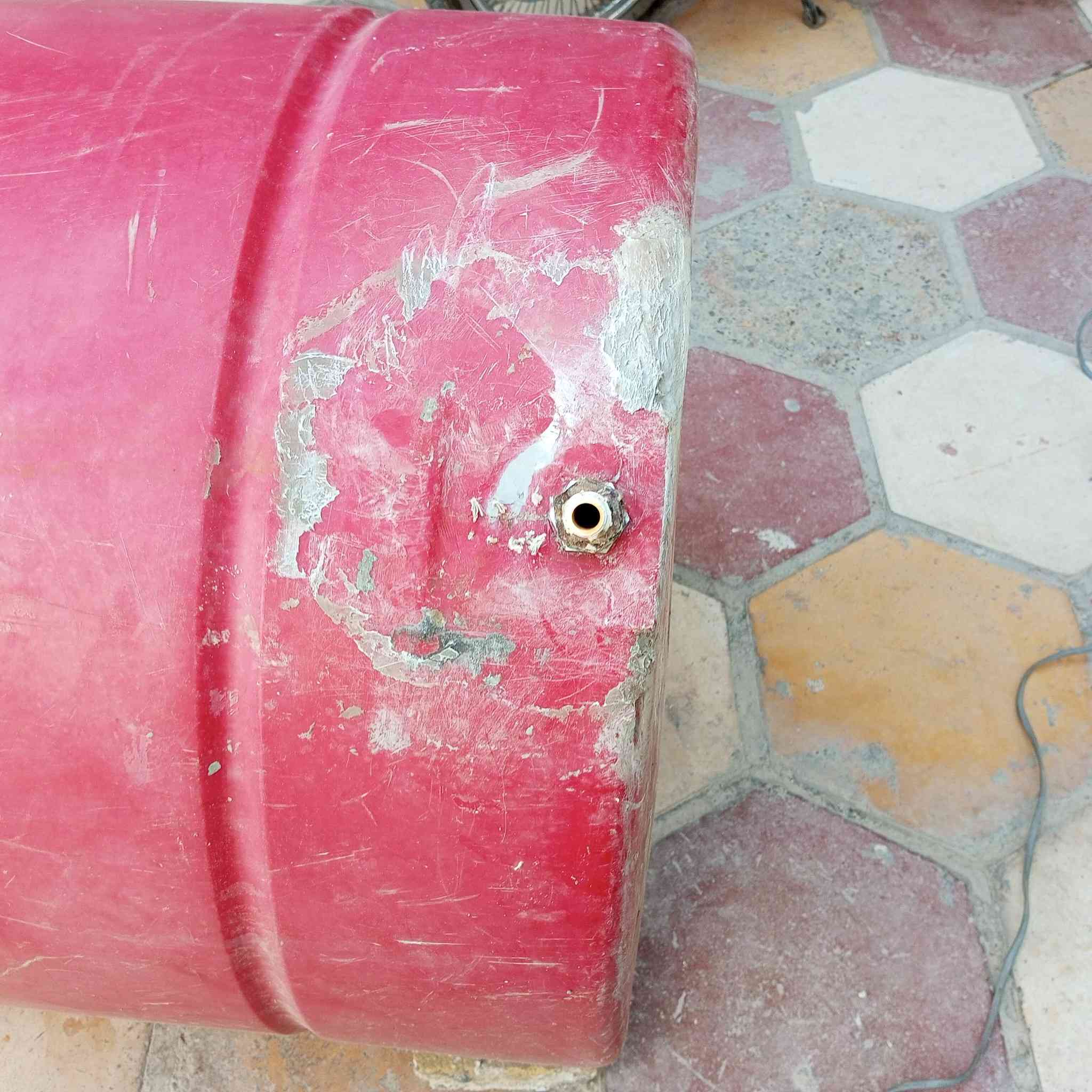 تصليح خزانات الماء البلاستك في بيتك راسلني وتدلل ***********
