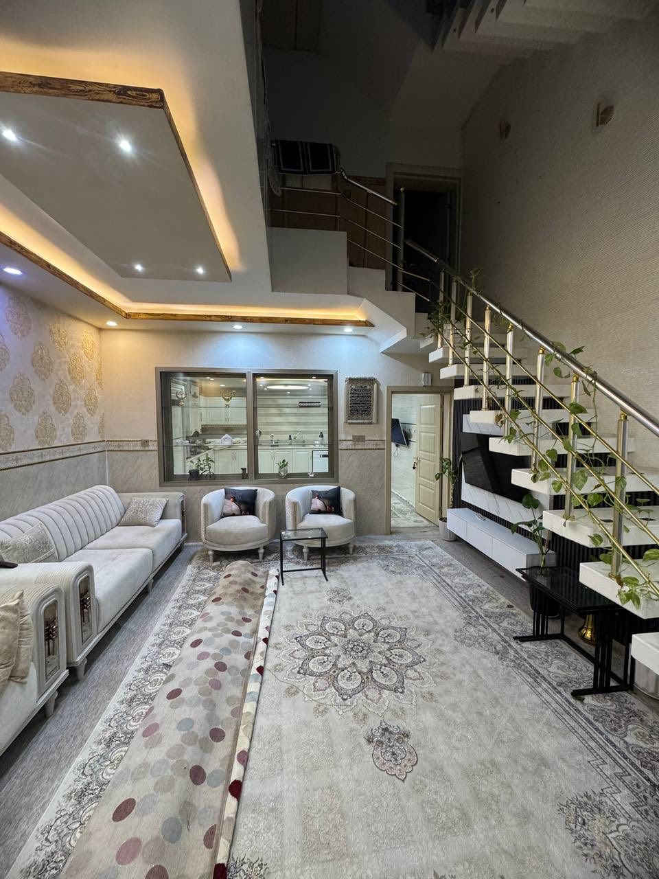 🔹شركة  #ViewVilla  للعقارات 
🔸لدينا عروض تناسبك_رابط القناة بأول تعليق(للعقارات المعروضة داخل أربيل)

للتواصل 📞:***********

➖منزل للإيجار _أربيل هڤالان _قرب سوق المنارة
➖مساحة 100 متر مقابل حديقة وگراج
➖يتكون من 3 غرف نوم _واستقبال بالطابق الثاني
