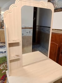 ميز تواليت • حالة زينة • رواد الشعله