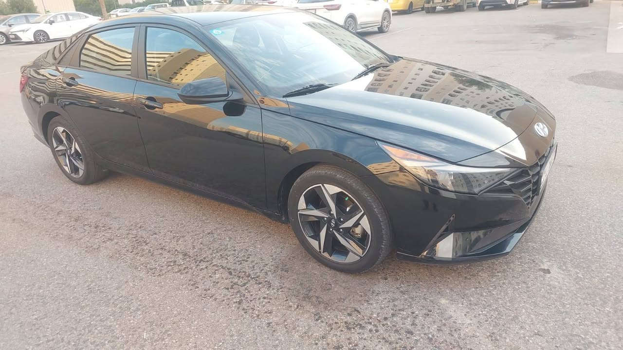 اسلام عليكم
الانتره موديل 23 فول عدى لفتحه
 رقم بغداد
 صبغ فقط دعاميات 
بدون تبديل بدون ايرباك 
ماشيه 32 
سياره جديده بمعنا الكلمه 
مكان بغداد 
للتواصل ***********
بي واتساب
