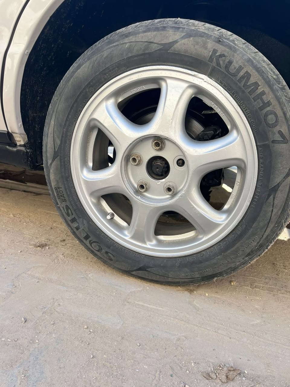 سلام عليكم ويل مارك ال2000  عماني ون سايز الا ضربه ولا عواج نقصه كبات ***********
