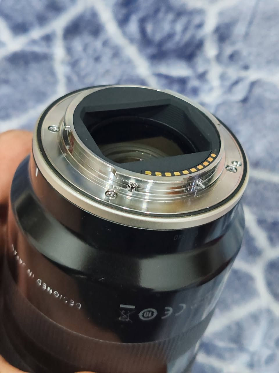 للبيع عدسة تامرون للسوني 75-28    f2-8
نظيفه وشغاله فقط بيه طخه بمكن الهود بسيطهما مأثره عليه خلاص موجوده بالصور 
رايده 525الف
*********** يوجد توصيل
