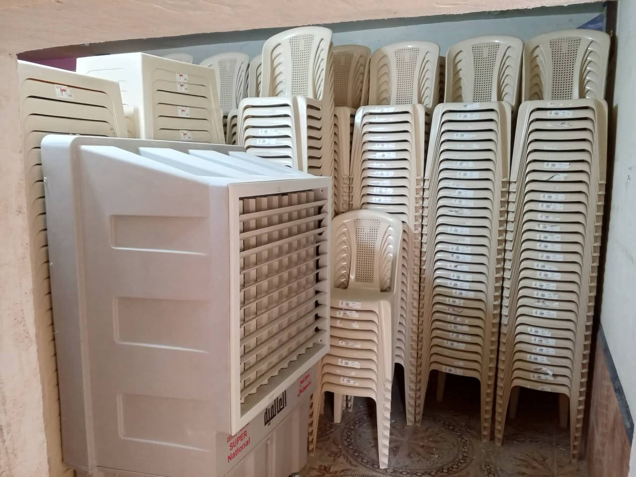 يعلن معرض المرتض توفر كوشات اعراس وجادر خطوبه وكافه الجوادر الفواتح والمناسبات الدينيه وباسعار مناسبه للحجز ***********
