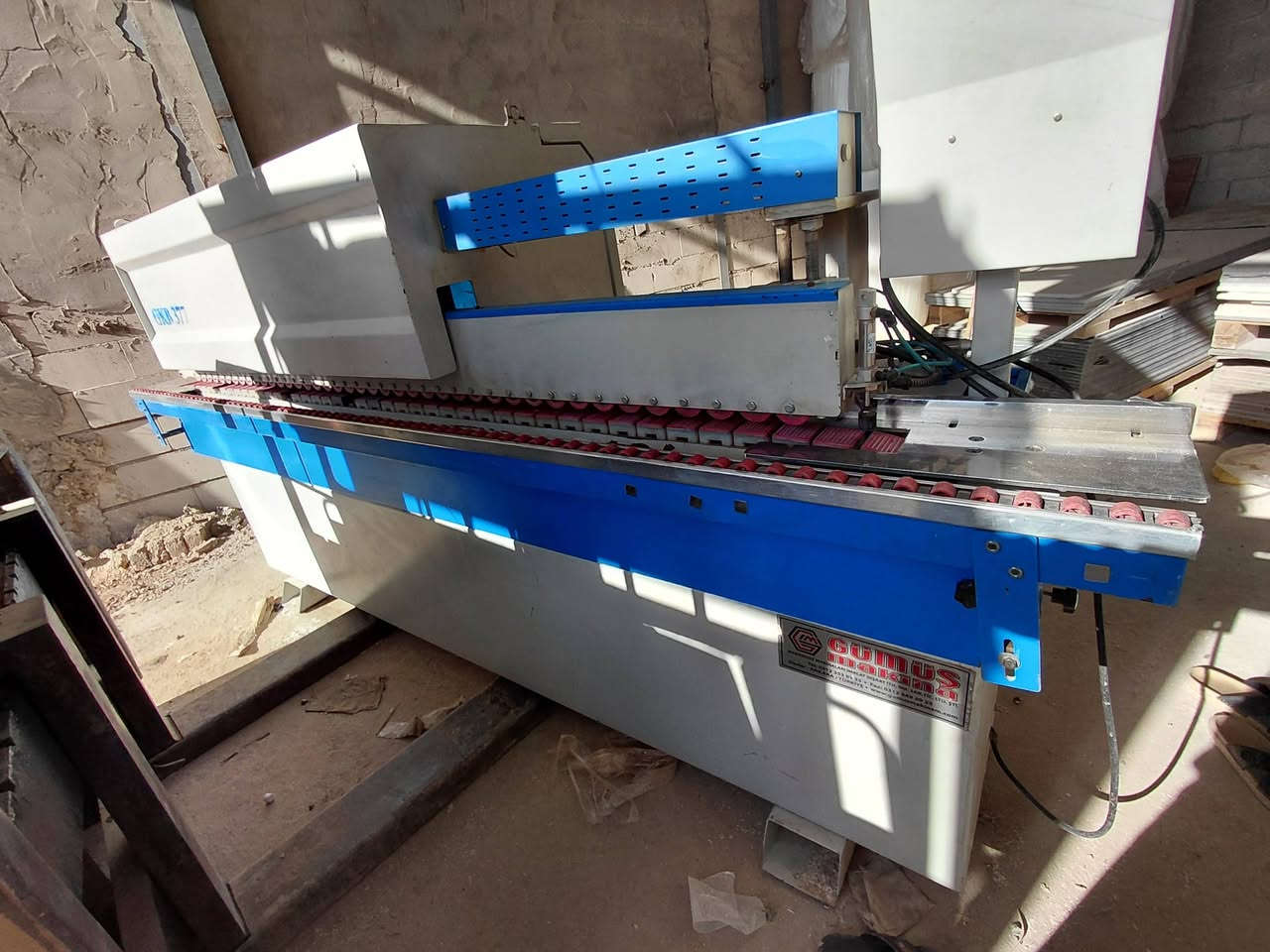 السلام عليكم
مكينة شريط للبيع 
نظيفة وشغالة 
مكاني نجف حي الحرفيين 
***********
السعر ٤٥ بيها مجال
