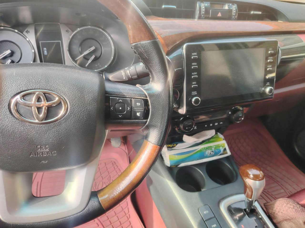 هايلوكس 2024 كويتي مكفوله كفاله عامه اوتماتيك رقم مثنى انكليزي جديد تحويل ثاني يوم وتساب *********** ***********
