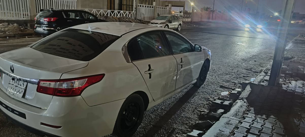 السلام عليكم سياره رينو سافران 2011 اصوليه مراوس او بيع حسب الرغبه اريد سياره عاليه السعر 65 البصره القبله ***********
