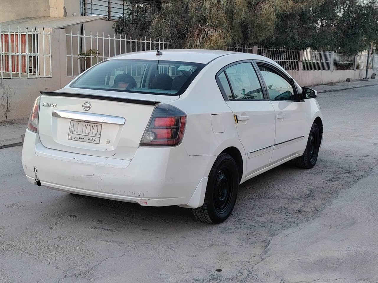 نيسان سنترا  أوتوماتيك 
موديل 2010
حزام صبغ 
بدون دواخل 
وسعر 57 ورقه 
وبيها مجال قليل 
وهذا رقمي(***********)
رقم كركوك مشروع واطني سنويه جديد وبيها دفتر بنزين
مكان سيارة كركوك كركوك, العراق
