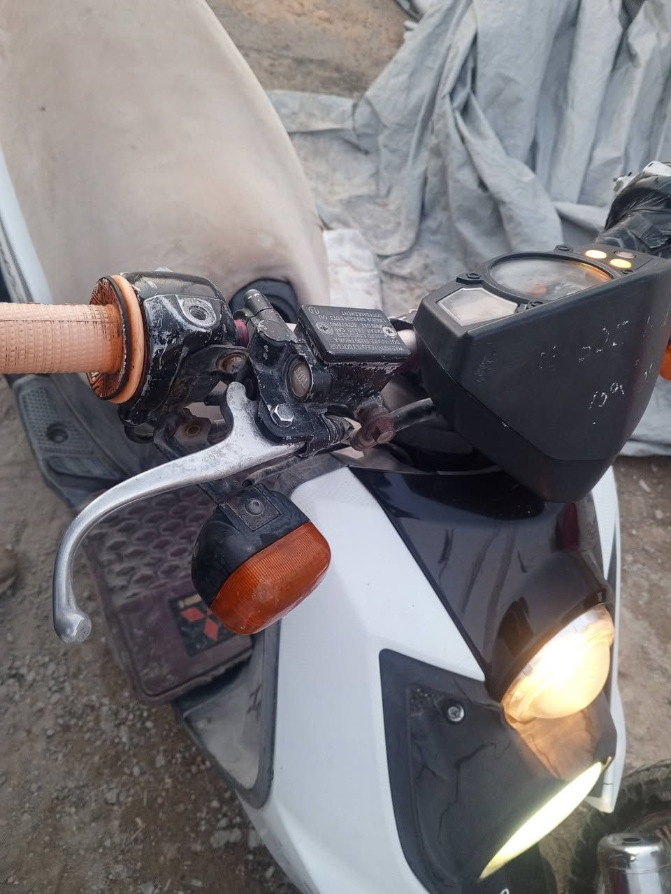 السلام عليكم سنكس جبلي موديل 2014 كهربائيات شغاله نكره سلف مكينه ماملعوب بيه كفرات ختم واحد مكانه الدوره ابو دشير السعر 950 وبيه مجال حك الجيه ‏‪***********‬‏
