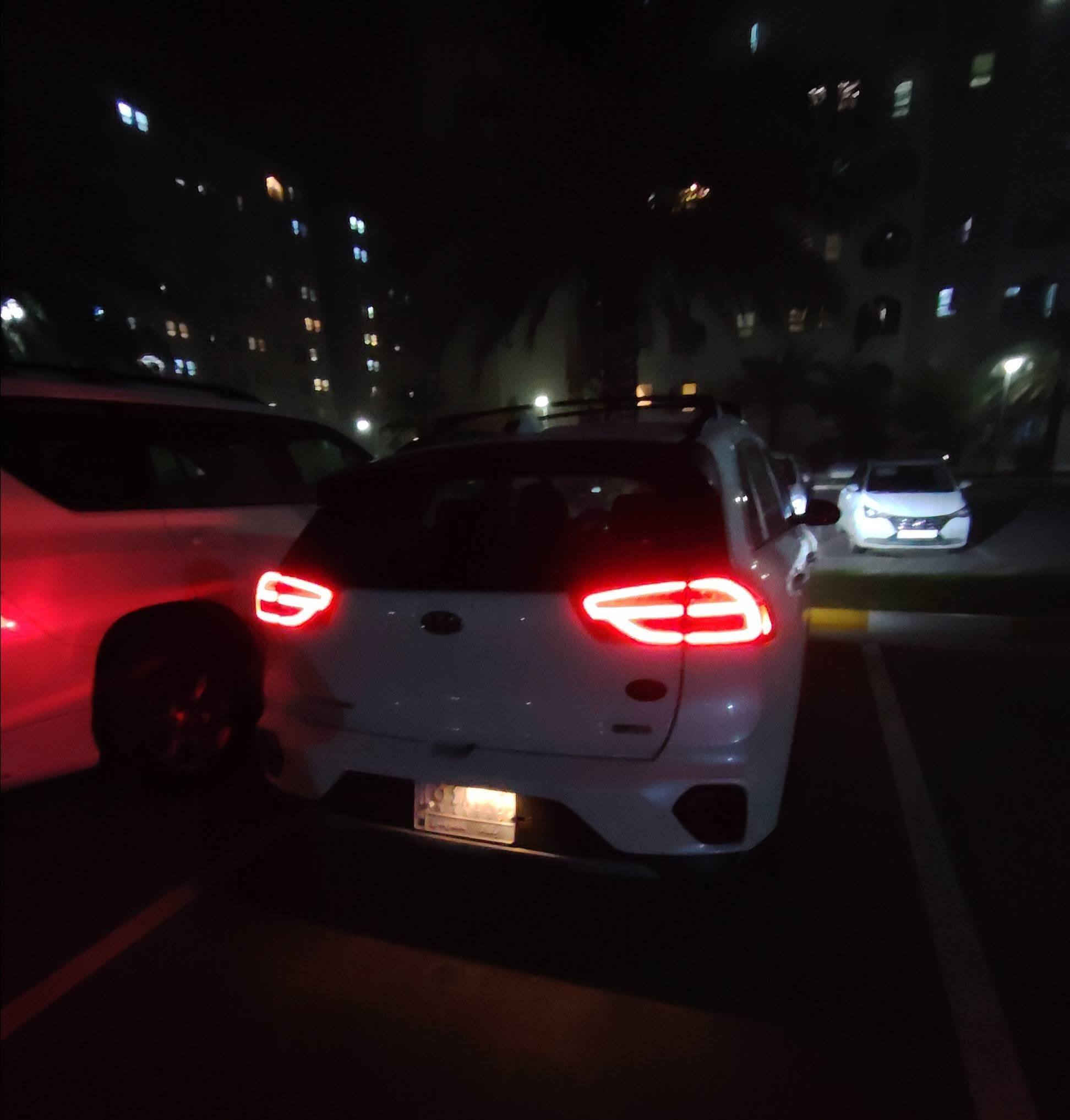 السلام عليكم ورحمة الله وبركاته 🌹
كيا نيرو 2022 هايبرد اعلى فئة تورنك حادثها تبديل قبق جنطة نفس اللون وبارد بسيط بالجاملغ الخلفي  السيارة بدون قطرة صبغ حتى الدعامية مبدل نفس اللون بجم كبس السيارة على وضع الشركة ايرباكاتها كلهن سليمات ماشية 75mi(ماشية بامريكا 41 الف) رقم بغداد محرك 1600 تنفس طبيعي كير dct رياضي 🚀 
اقتصادية جدا ⚡
تبريدها ثلج❄️ 
المواصفات 
فتحة سقف 
تشغيل عن بعد
بصمة تشغيل +بصمة ابواب 
اشارات ترحيب 
مري كهرباء (شفط)+اشارات بالمري
لايتات زنون 
كشافات ضباب
لد نهاري 
اشارات LED
كشنات جلد +كشن السائق كهرباء
شاشة كبيرة +ابل كار بلي +نظام ملاحة GPS+كامرة خلفية دوارة
اوامر صوتية
فول تحكمات ستيرن 
عداد سرعة ديجتال 
انارة داخلية 7 الوان 
شاحن لاسلكي +منافذ USB
هاند بريك دكمة 
Auto Hold
قيادة ذاتية
رادارات خلفية +جوانب +امامية
حساسات خلفية+امامية
حمالات سقفية
سستم صوت harmn kardun
قطعتين تبريد +تبريد مناخين منفصل 
تحديد مسار 
نظام تزحلق 
ثلاث انظمة قيادة نورمل +سبورت +ايكو
ويلات رياضية حجم 17
السعر 145 وبيها مجال للطيبين
مكان السيارة بسماية للاستفسار ***********
