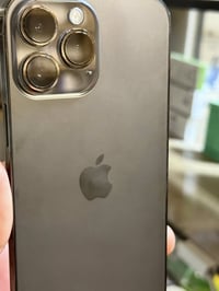 13 برو ماكس  ذاكرة ١ تيرة  🔋94  جهاز ما مفتوح مكفول  سعر ٧٠٠🔥 07756512...