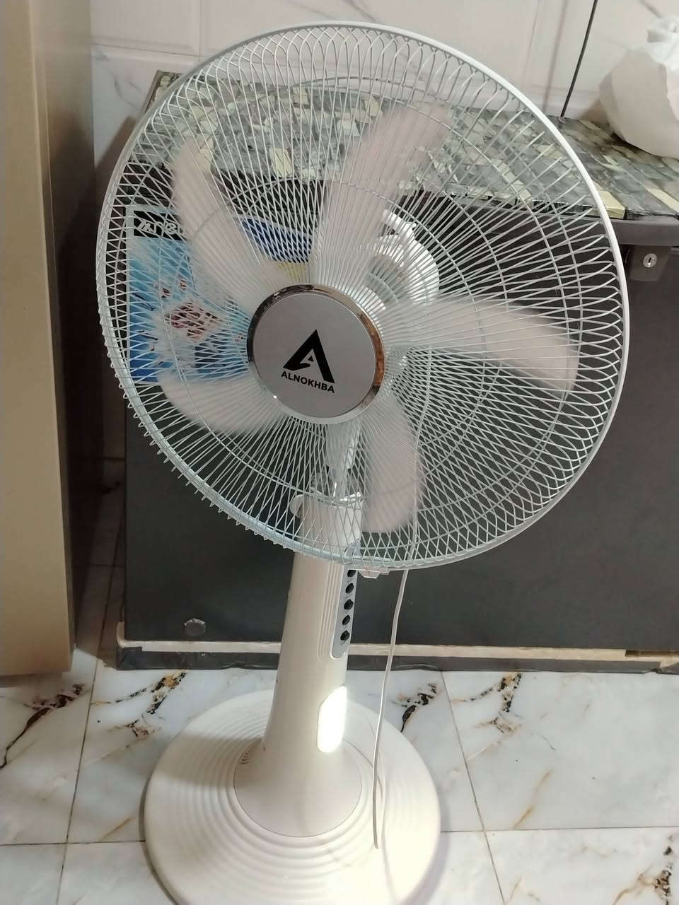مروحه شحن جديده كما موضح بالصوره سبب دكمه بيهه منعرف نصلحهه   وشحنهه ساعه وتشغيلهه 4 ساعات اخذتهه ب85 واريدهه ب60


**إذا كنت صاحب هذا الإعلان وتريد حذفه لأي سبب، رجاءا أرسل رسالة إلى الدعم الفني**