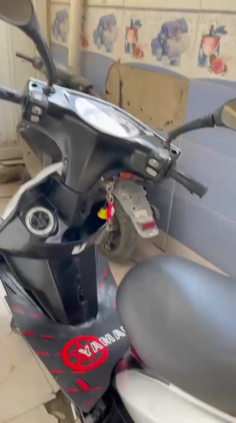 السلام عليكم سكنس ثعلب gtr للبيع مكينه مامفتوحه مبدل بنزات مال كلچ جديد كفرات تجاري كهرابائيات كلها شغاله ربع ديره سلف تشتغل دراجه كامله مكمله سعرها 825 الف الاستفسار ***********
