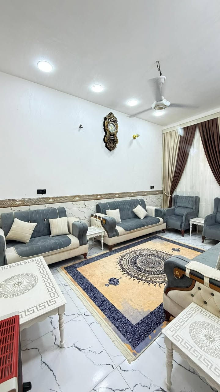 ⭕ بيت للبيع طابو زراعي سند 25 )(مشمول تطويب خدمات تبليط_)
⭕️المساحة 100
⭕️العنوان الدار  / التقية الثالثة _مقابيل مجمع الروان النموذجي 
⭕️بناء البيت 2025
⭕️بناء  مسلح 
—————————————
           تـــفـــاصـــيـــل الـــدار 
(كونكريت مسلح )
⚜️ غرفة
⚜️صالة 
⚜️استقبال
⚜️مطبخ 
⚜️مجاميع صحية 
⚜️طارمة  
ــــــــــــــــــــــــــــــــــــــــــــــــ

للأستفسار أتصال حصراً*********** واتساب مراجعه مكتب 🏢 العاصمة للعقارات والمقاولات العامه العنوان ام الخيل ساحه الاحتفالات قرب البلديه الجديده***********
