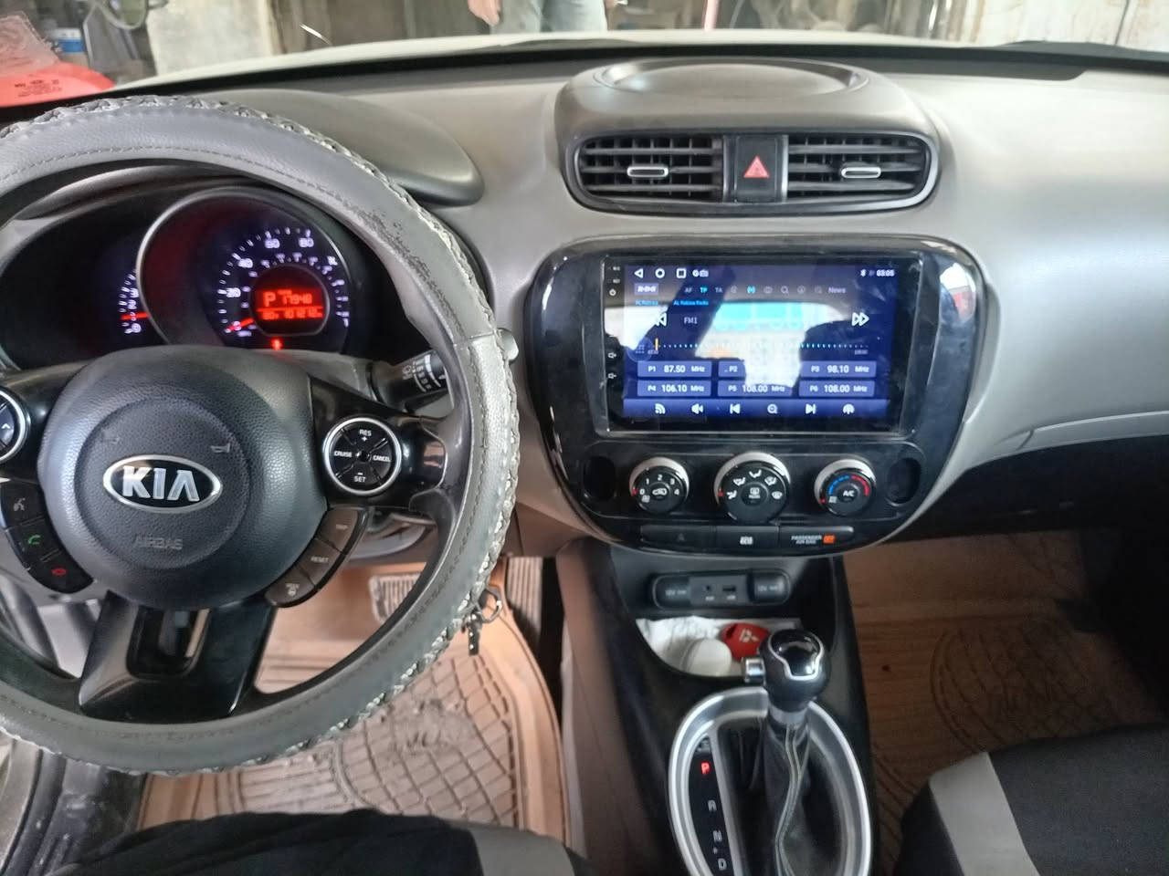 السلام عليكم للبيع صول موديل ٢٠١٤ أمريكي رقم بابل فول مواصفات عدا الفتحه الحادث شويه بالبنيد والجاملغ محرك ٢٠٠٠ مكان بابل للتواصل على الرقم ***********
