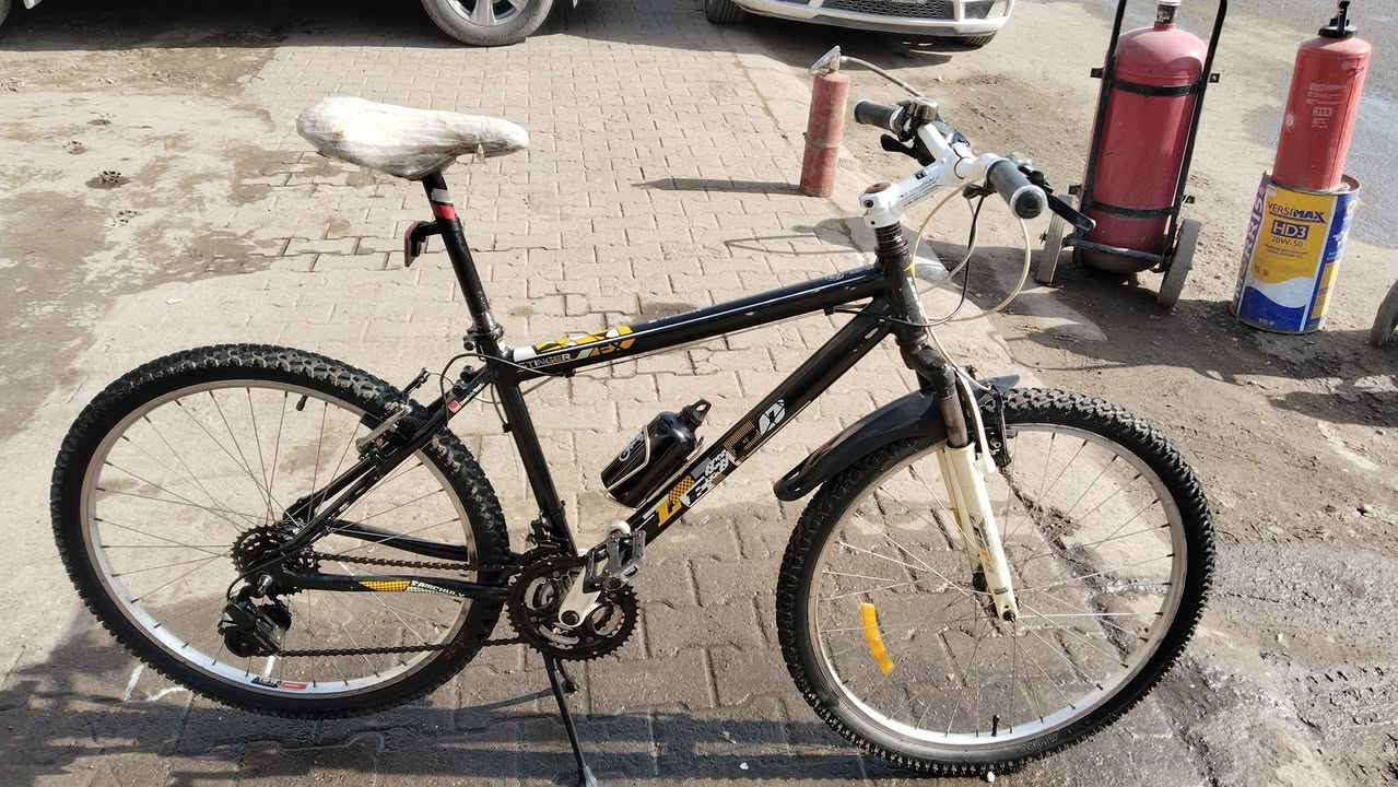 سلام عليكم..باسكلي نظافه ٨٠/١٠٠...مكينه ٨ خلفي او٣ امامي كله شغال المعدن المنيوم تأيرات جديده جبلي يحمل وزن ٩٠ كيلو 
العنوان الزعفرانية السعر ١٢٥ ...وبي مجل ما عندي توصيل


**إذا كنت صاحب هذا الإعلان وتريد حذفه لأي سبب، رجاءا أرسل رسالة إلى الدعم الفني**