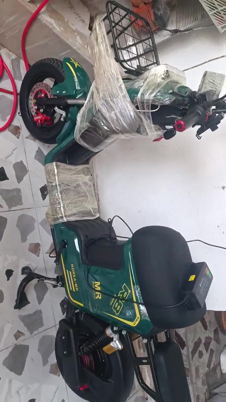 بطاريات/5
الامبيريه/36
الفولطية/60
المواصفات/دي جي /مانع تزحلق ABS/لايت عالي ناصي /نظام البك R/نظام البارك P  وبي بعد خير من الله مواصفات 
الماطور نضيف ماخذو قبل 5 اشهر 
للبيع السعر 450 
فقط الكشن بي شك من الصفحه خفيف 
الرقم /***********
