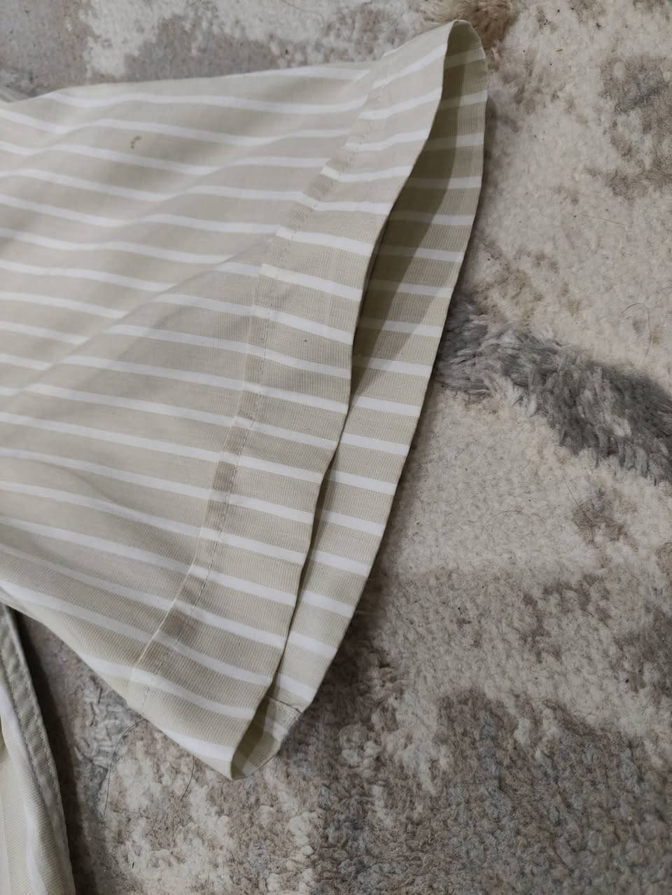 HUGO BOSS ✅✅ 
باله اوريجنال 💯💯 
النظافة 💯💯 
41 قياس اوربي 
L يعادل القياس 
60cm عرض الصدر 
78cm الطول 
يتوفر توصيل لجميع محافظات العراق 🚙


**إذا كنت صاحب هذا الإعلان وتريد حذفه لأي سبب، رجاءا أرسل رسالة إلى الدعم الفني**