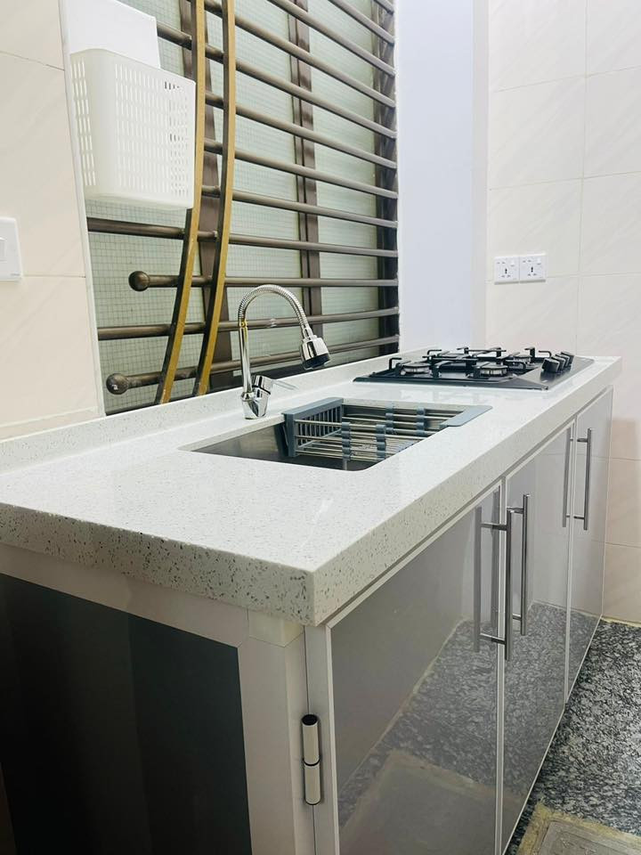 سنك +طباخ جديد غير مستعمل للبيع سعره 650 قفل عنوان شهداء الموظفين للاستفسار الاتصال على الرقم ***********
