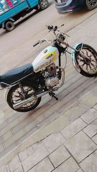 من رخصت الكروب عندي دراجه ايراني للبيع محركها موديل ٢٠٢١ كلشي بيها نضي...