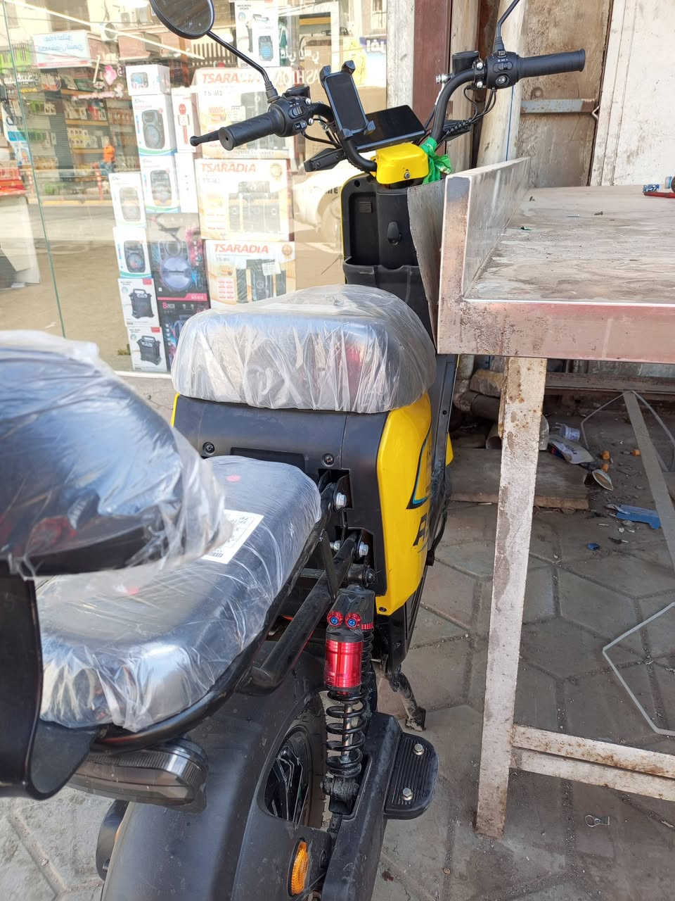 السلام عليكم دراجه شحن موديل 25 نضيفه حيل امانة الله استخدام قليل عنواني بغداد جديد  شارع المسبح رقمي ***********
