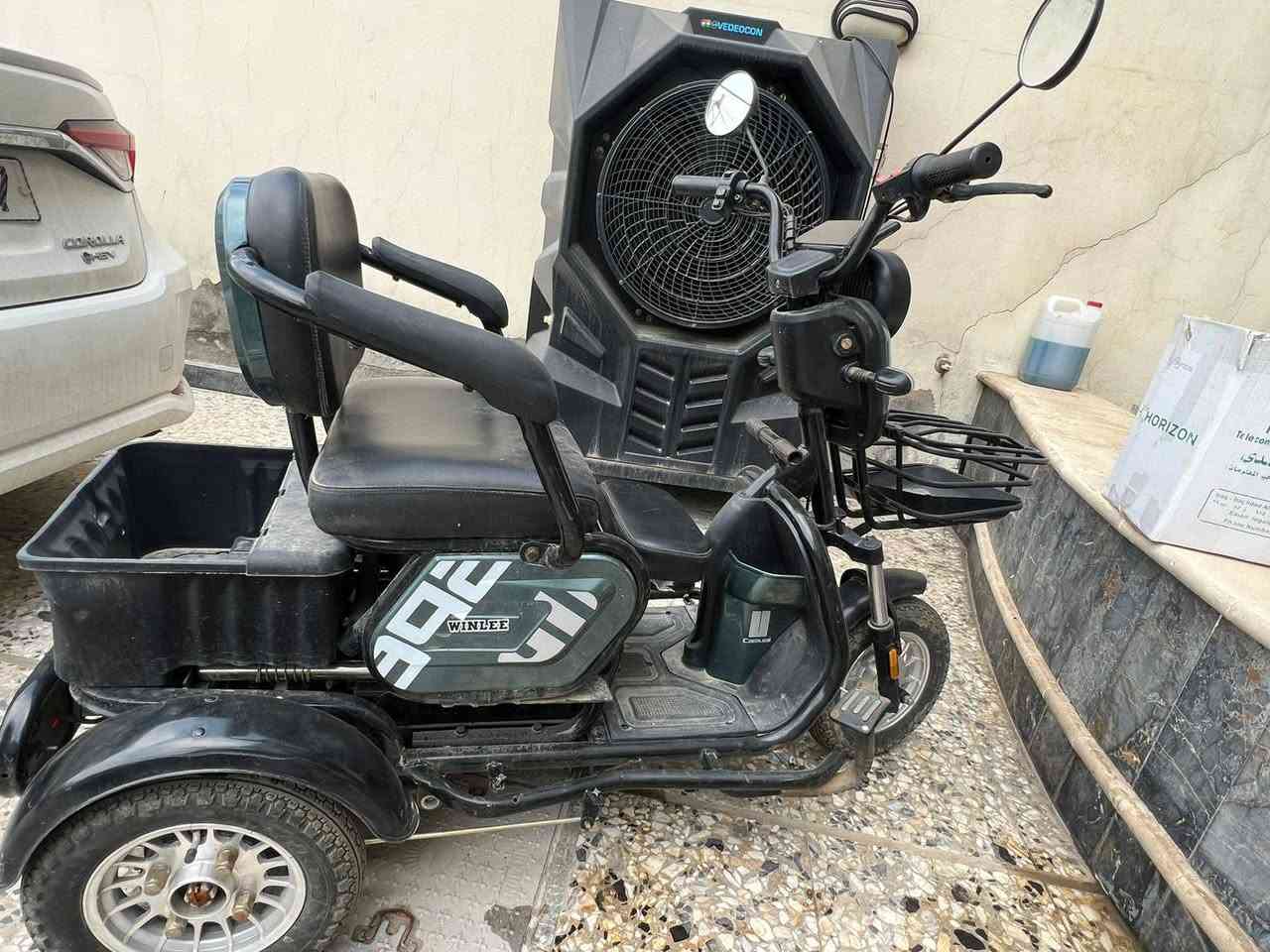 السلام عليكم
دراجه وينلي شحن اخت الجديده
تتميز ب3 تايرات
 ب3 مقاعد
5 بطاريات
محرك 800w
تمشي بحدود 30 كيلو
سرعتهه 40 كيلو
تحكم 3 سرع
بريك امامي وخلفي
بيهه مساحه للتخزين
بريك للطوارئ
دبل امامي وخلفي


**إذا كنت صاحب هذا الإعلان وتريد حذفه لأي سبب، رجاءا أرسل رسالة إلى الدعم الفني**
