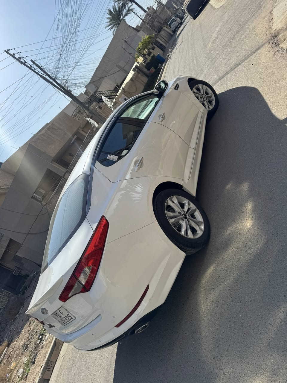 السلام عليكم موديل ٢٠١٢
السيارة جديدة جدا فقط باب خلفي السائق 
فول ما عدا البنراما عنواني السيديه 
الهاتف 
***********
غير متواجد في الفيس 
السعر١٣٣$
