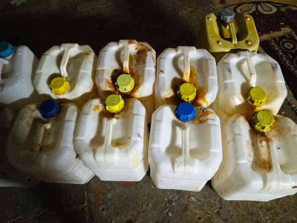 جلكانات 20 التر  نضيفات وقويات مال نفط  العدد10 جلكانات
سعر  الجلكان الواحد 3 الف بدون تعامل رجائن 
الشراي يجي خاص أو يتصل***********
